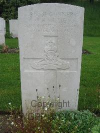 Etaples Military Cemetery - Millie, William Henry
