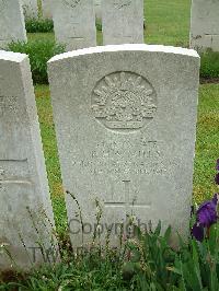 Etaples Military Cemetery - Mills, Robert Henry Stephen