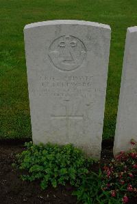 Etaples Military Cemetery - Millward, John Percy