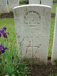 Etaples Military Cemetery - Mitchell, Henry Claude