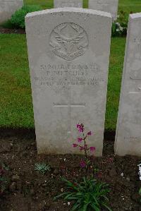 Etaples Military Cemetery - Mitchell, Peter