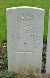 Etaples Military Cemetery - Mitchell, Sidney Ernest