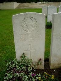 Etaples Military Cemetery - Mitchell, Thomas