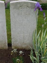 Etaples Military Cemetery - Moase, Frederic