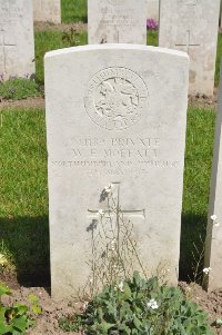 Etaples Military Cemetery - Moffatt, William Ewart