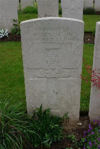 Etaples Military Cemetery - Monaghan, Harry