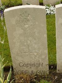 Etaples Military Cemetery - Monger, Henry James