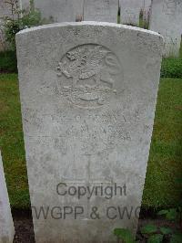 Etaples Military Cemetery - Monro, W J