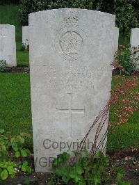Etaples Military Cemetery - Montague, William Edward