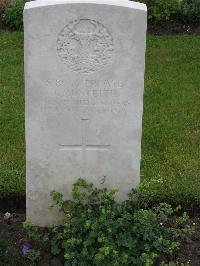 Etaples Military Cemetery - Monteith, J
