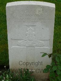 Etaples Military Cemetery - Mooney, Daniel