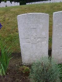 Etaples Military Cemetery - Mooney, P