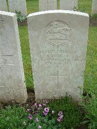 Etaples Military Cemetery - Moore, C