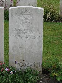 Etaples Military Cemetery - Moore, Cyril