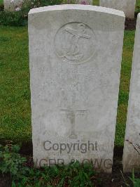 Etaples Military Cemetery - Moore, Lewis