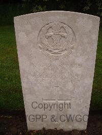 Etaples Military Cemetery - Morgan, G