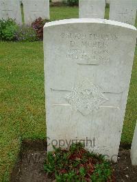 Etaples Military Cemetery - Morris, David