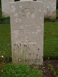 Etaples Military Cemetery - Morris, F V