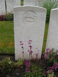 Etaples Military Cemetery - Morris, James