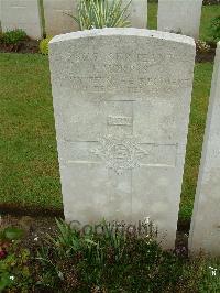Etaples Military Cemetery - Morris, J