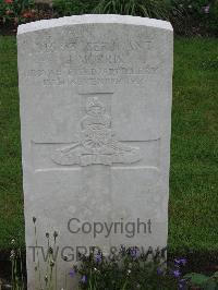 Etaples Military Cemetery - Morris, John