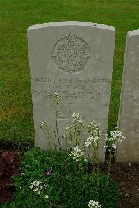 Etaples Military Cemetery - Morris, J W