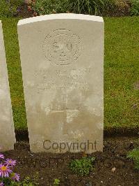 Etaples Military Cemetery - Morris, Robert Spence