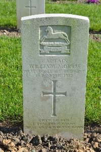 Etaples Military Cemetery - Morris, William