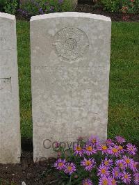 Etaples Military Cemetery - Morris, William Thomas