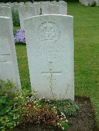 Etaples Military Cemetery - Morton, Henry Charles