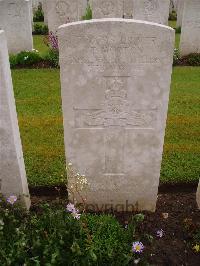 Etaples Military Cemetery - Morton, Thomas