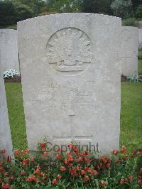 Etaples Military Cemetery - Moseley, Walter James