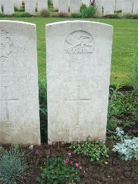 Etaples Military Cemetery - Moss, Samuel