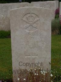 Etaples Military Cemetery - Mottram, Richard