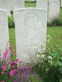 Etaples Military Cemetery - Moultrie, William