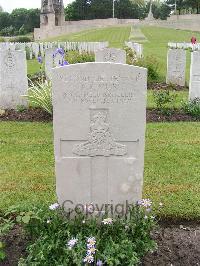 Etaples Military Cemetery - Muir, A R