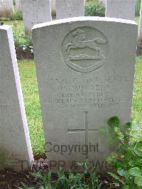 Etaples Military Cemetery - Mullery, P