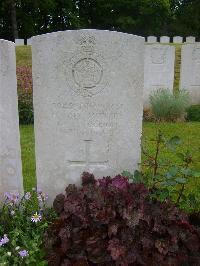 Etaples Military Cemetery - Muncey, Harry