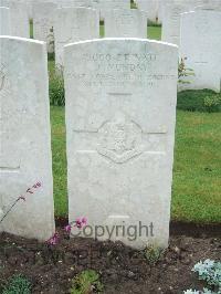 Etaples Military Cemetery - Munday, John