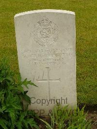 Etaples Military Cemetery - Murly-Gotto, James