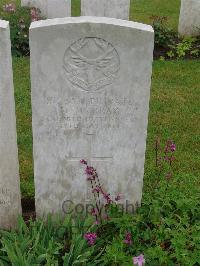 Etaples Military Cemetery - Murray, M