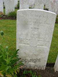 Etaples Military Cemetery - Muse, John