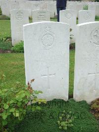 Etaples Military Cemetery - Mussell, H C