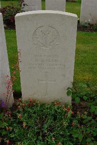 Etaples Military Cemetery - Mylan, M