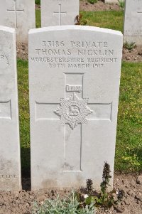 Etaples Military Cemetery - Nicklin, Thomas