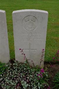 Etaples Military Cemetery - Narrie, Hector McLean