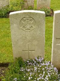 Etaples Military Cemetery - Neal, J H