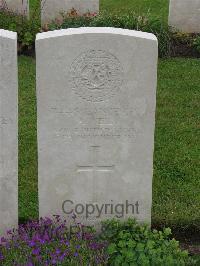 Etaples Military Cemetery - Neil, Andrew