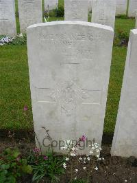 Etaples Military Cemetery - Neill, D