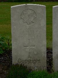 Etaples Military Cemetery - Neill, R